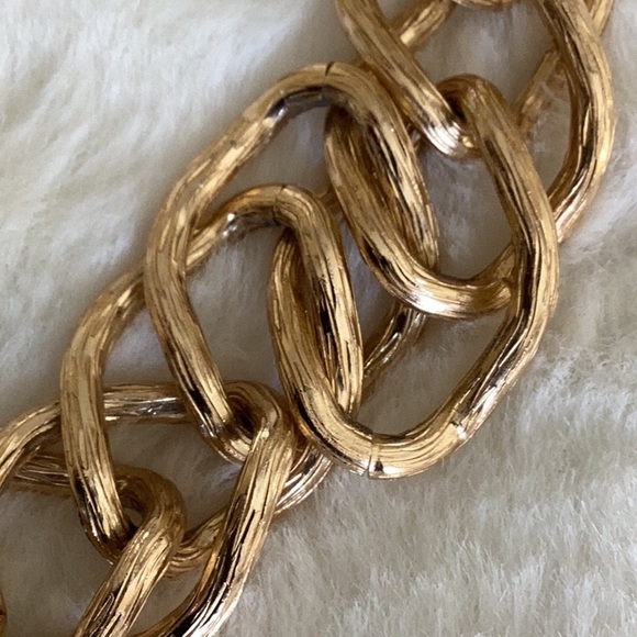 Avon Chocker - Picture 1 of 12